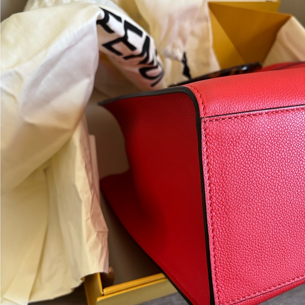 Fendi Sunshine Red Tote Bag with Tortoiseshell Handles - Picture 3 of 14